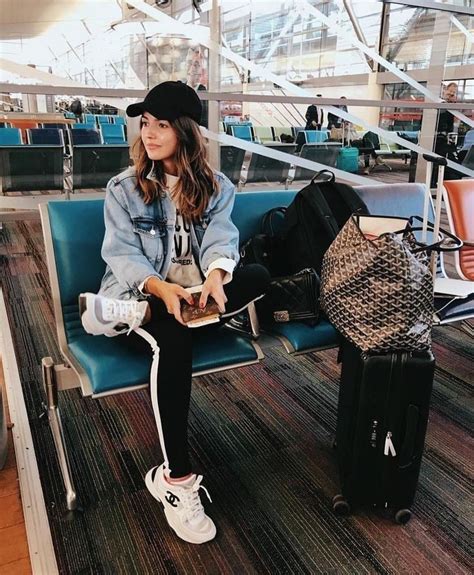 Los 30 mejores looks y más cómodos para días de viaje y aeropuerto