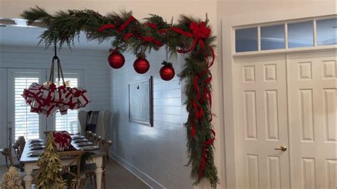 How to Make a Festive DIY Christmas Garland For the Holidays | Hometalk