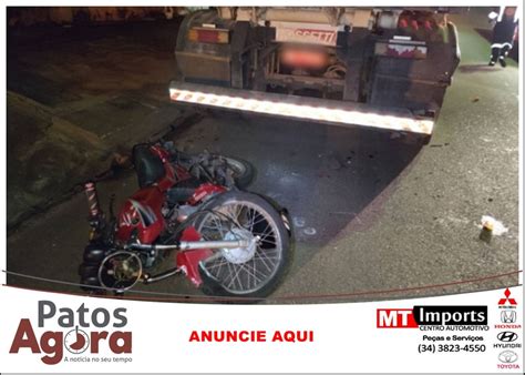 Motociclista Inabilitado Fica Gravemente Ferido Ao Colidir Em Carreta