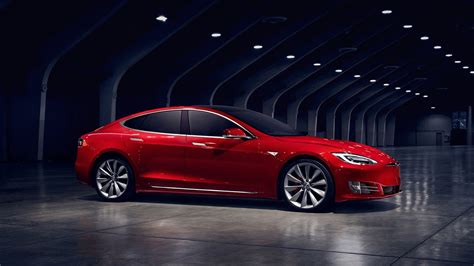 Elon Musk offers Tesla Model S and X help to wildfire victims