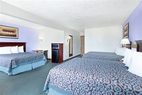 Days Inn by Wyndham Warrensburg | Warrensburg, MO Hotels