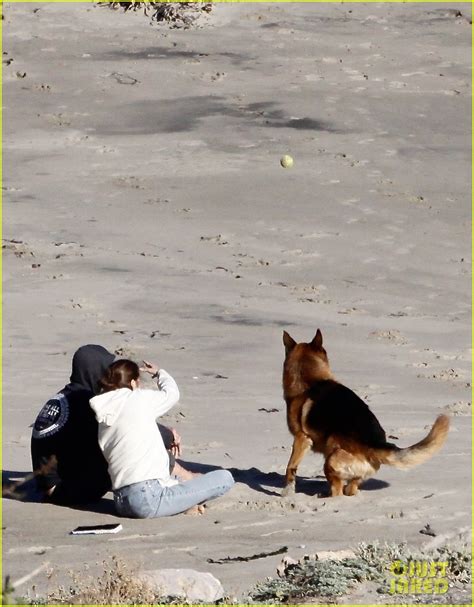 Shailene Woodley & Aaron Rodgers Cuddle Their Dog at the Beach in Cute ...