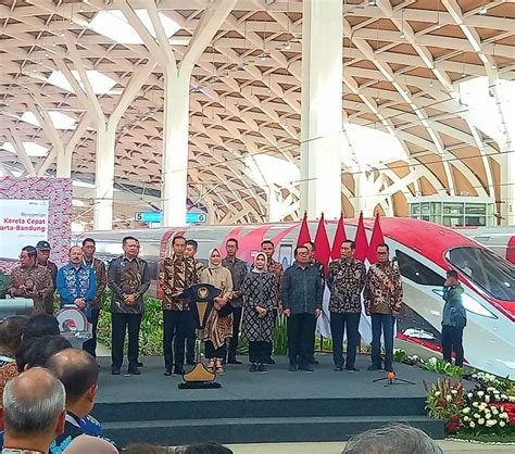 Mengenal Whoosh Kereta Cepat Pertama Di Asia Tenggara Yang Diresmikan