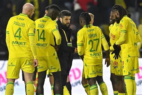 Les Joueurs Du Fc Nantes R Agissent La Mort Dun De Leur Supporters