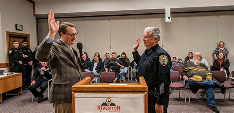 City of Riverton swears in a new Chief of Police - County 10