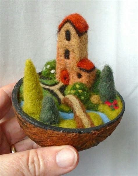 Pin By Vikki Bautz On Felt Displays Felt Crafts Needle Felting