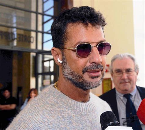 Corona e le chat di Signorini è indagato per revenge porn sarà sentito domani