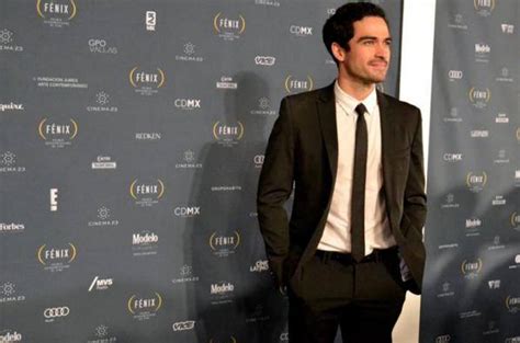 Alfonso Herrera No Tapete Vermelho Dos Premios Fenix