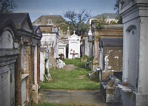 Lafayette Cemetery No 1 And St Louis Cemetery No 1 New Orleans