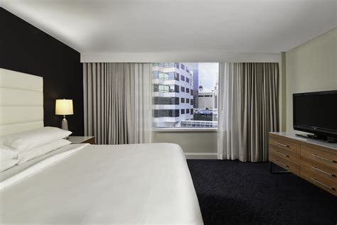 HOTEL TAMPA RIVERWALK, TAMPA