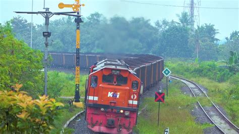 Coal Train Waiting To Enter Rejosari Station Divre Iv Tanjungkarang