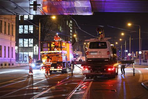 Abschlepper Macht Oberleitung In Dresden Kaputt Radio Dresden