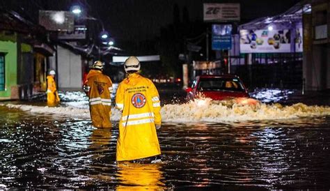 Al Menos Personas Han Fallecido Durante La Emergencia Nacional Por