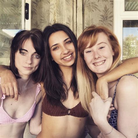 Amazing Amateur Girls Mixed Nudes ShesFreaky