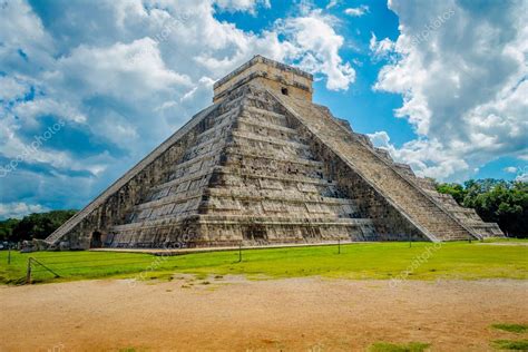 Chichen Itza M Xico De Noviembre De Vista Nublada De