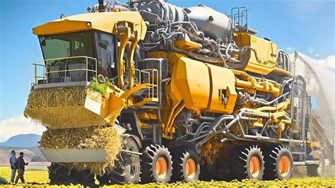 Biggest And Powerful Combine Harvesters In The World Youtube