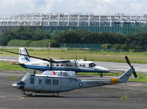 米空軍uh 1ヘリ2機が調布飛行場へダイバート、横田基地 悪天候のため Flyteam ニュース