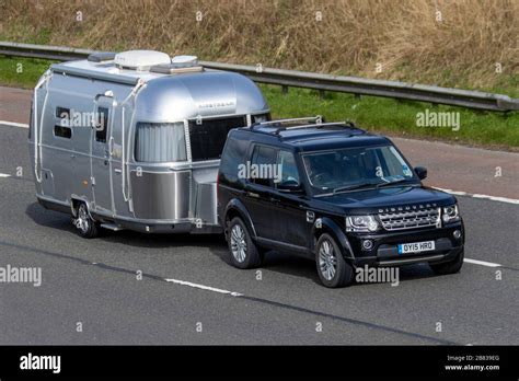 Camping Car Airstream Silver Bullet Banque De Photographies Et Dimages