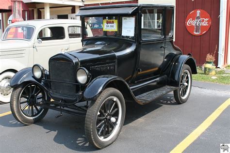 Ford Model T Tin Lizzy Aufgenommen Vor Dem Automuseum In Volo