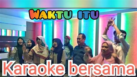 Bersama Mamake Keluarga Di Inul Vizta Kcp Karawang Kala Itu Di