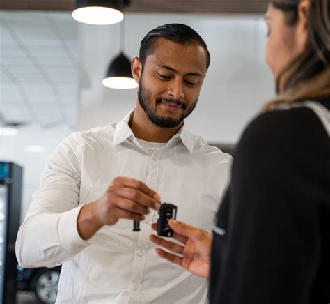 how to negotiate used car price at dealership