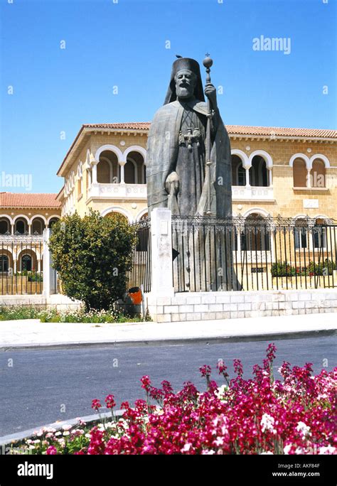 Nicosia archbishop makarios statue hi-res stock photography and images - Alamy