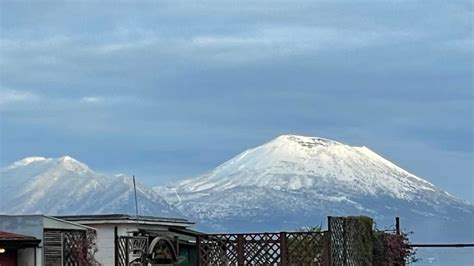 La Neve Ha Imbiancato Ancora Il Vesuvio