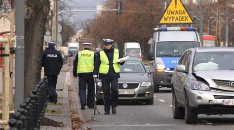 Dwie Osoby Ranne W Wypadku Na Pu Awskiej Tvn Warszawa