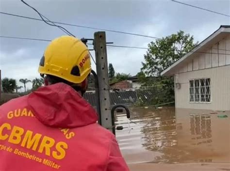 N Mero De Mortos Ap S Passagem De Ciclone No Rs Sobe Para Pol Mica