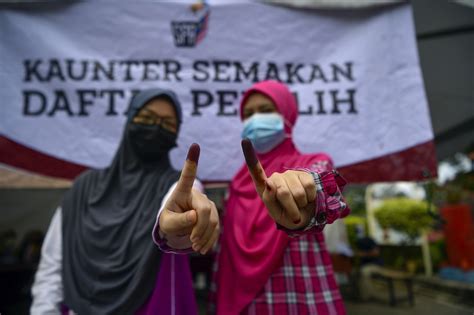 Melaka Polls About 50 Showed Up To Vote As Of 1pm Minor Hiccups