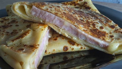 Crepe recheado na sanduicheira elétrica receita fácil de lanche rápido