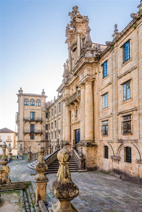 Visi N En La Entrada Al Edificio De La Universidad En Santiago De