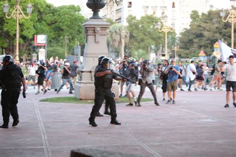 Solidaridad con estudiante UNLu herida por la represión ATUNLu