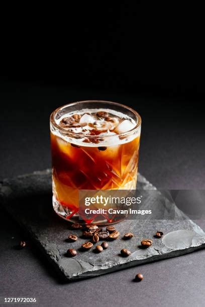 Whisky Glass Black Background Imagens E Fotografias De Stock Getty Images