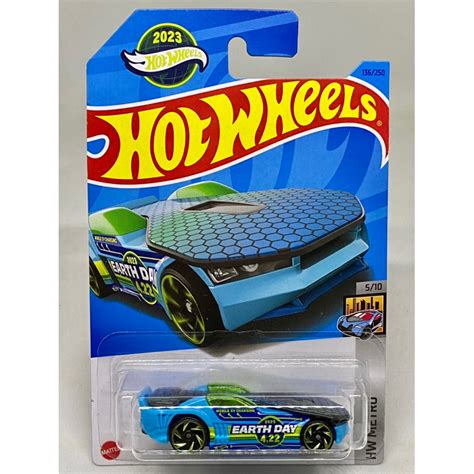 Hot Wheels SOLAR REFLEX Blue Green Earth Day 2023 Mobile EV Charging