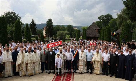 Hramul Bisericii Sf Voievod Ştefan cel Mare din incinta