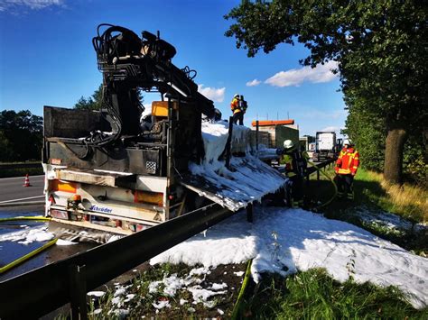 Brennender LKW auf der Autobahn A1 sorgt für Großeinsatz seevetal