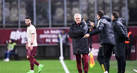 Metz Ol Envahissement De Terrain Des Supporters Messins Apr S La