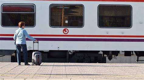 Renfe Supera Los Abonos Gratuitos Expedidos Para Cercan As Y