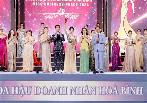 "ĐIÊU ĐỨNG" TRƯỚC NHAN SẮC "NGHÌN NĂM CÓ MỘT" CỦA HOA HẬU VŨ THỤC HIỀN ...