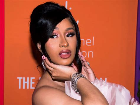 Descargar Imágenesde Cardi B Para Fondos De Pantalla De Computadora O