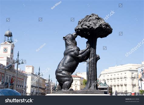 Symbol Of Madrid - Statue Of Bear And Strawberry Tree, Puerta Del Sol, Spain Stock Photo ...