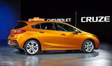 Here S The 2017 Chevrolet Cruze Hatch In Full Color Autoevolution