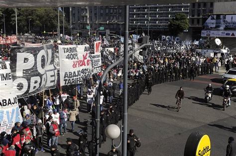 Las Organizaciones Sociales Endurecieron Su Pelea Con Un Piquete En El