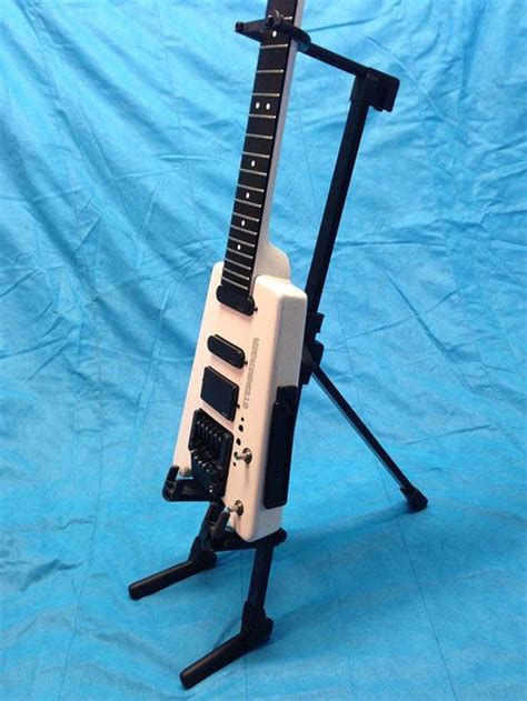 Headlessusa Steinberger Stand