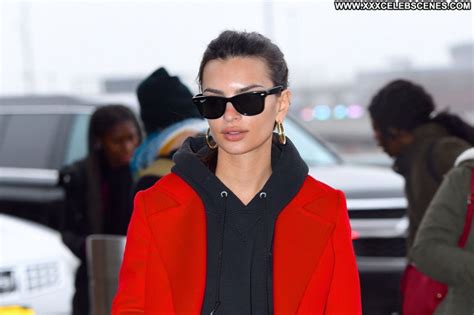 Emily Ratajkowski No Source Beautiful Posing Hot Sexy Babe Celebrity Nude Celeb World