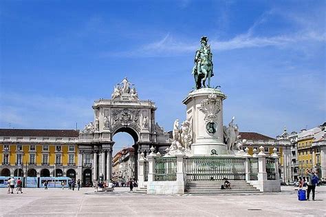 Lisbon City Small Group Half-day Tour: Triphobo