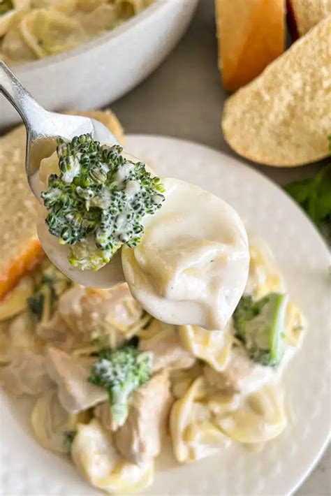 Easy Tortellini Alfredo Recipe With Chicken And Broccoli