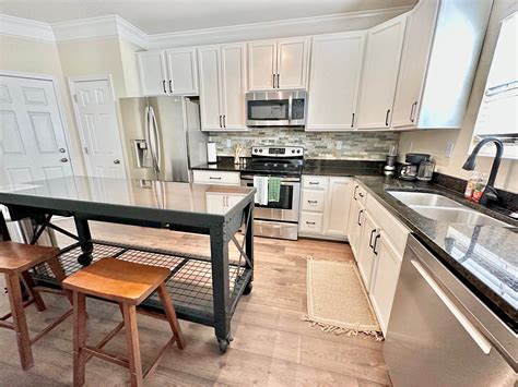 3 Beds 3 Baths - Townhouse - Property Rentals - Virginia Beach