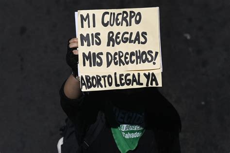 Aborto Considerado Um Dos Piores Crimes Em El Salvador Onde Mulheres